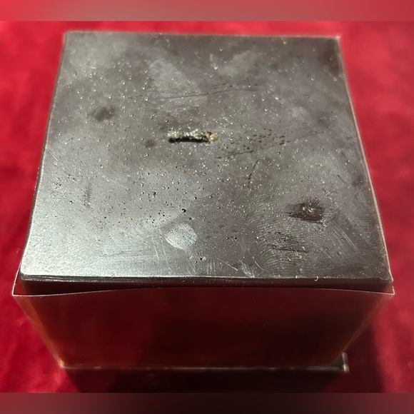 Donna Karan Vintage Black Cashmere Candle - Picture 2 of 5